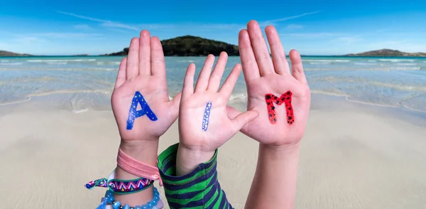 Enfants Mains Bâtir le mot But, fond de l'océan — Photo