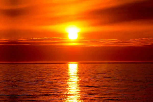 Romantic Ocean Sunset, Beautiful Scenery And Landscape — Stock Photo, Image