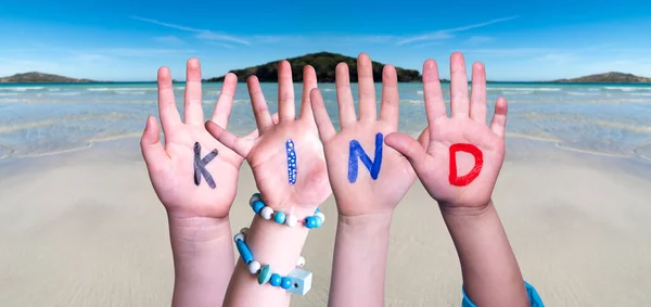 Çocuk Elleri Sözcük İnşa Etme Nazik Çocuk, Okyanus Arkaplanı — Stok fotoğraf