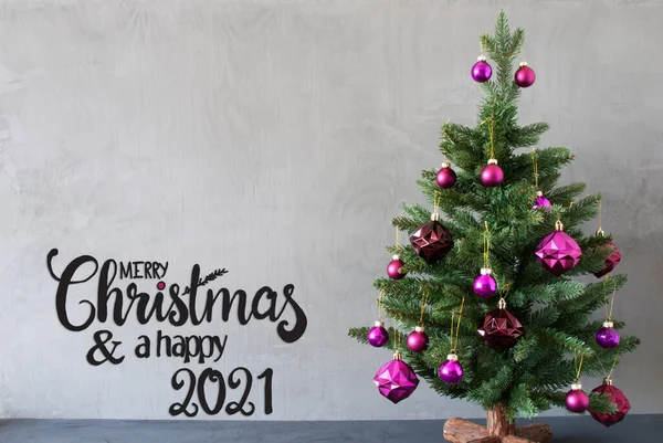 Albero di Natale, palla viola, Buon Natale e un felice 2021 — Foto Stock