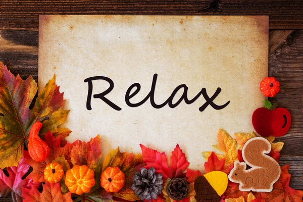 Régi papír őszi dekoráció, szöveg Relax — Stock Fotó