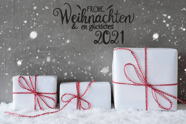 Vánoční dárky, Sníh, Vločky, Cement, Glueckliches 2021 znamená Happy 2021 — Stock fotografie