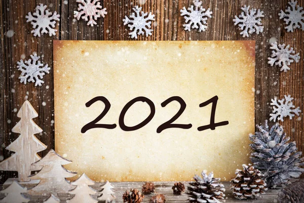 Papel viejo con decoración de Navidad, Texto 2021, Copos de nieve — Foto de Stock