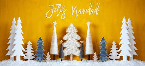 Bandiera, Alberi, Neve, Sfondo giallo, Feliz Navidad significa Buon Natale — Foto Stock