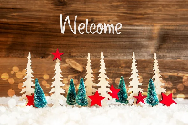 Albero di Natale, Neve, Stella rossa, Testo di benvenuto, Sfondo in legno — Foto Stock