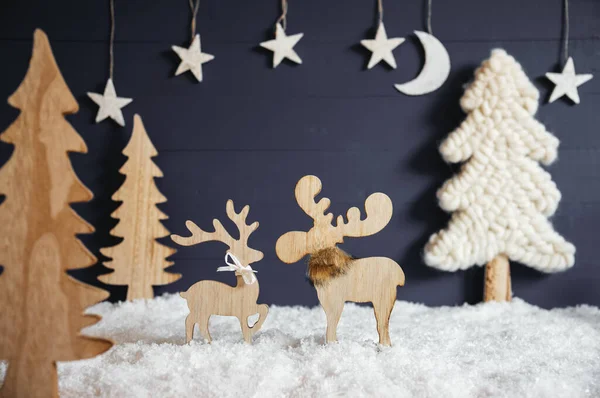 Karácsonyfa, jávorszarvas pár szerelem, hold, hó, fekete háttér — Stock Fotó
