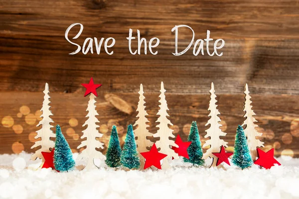 采购产品圣诞树，雪，红星，文字保存日期，木制背景 — 图库照片