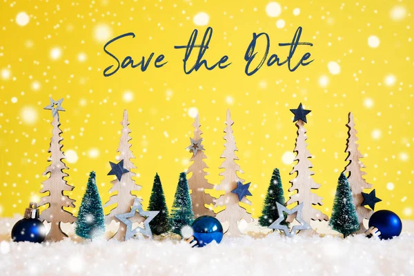 Árvore de Natal, Flocos de Neve, Estrela Azul, Bola, Salvar a Data, Fundo Amarelo — Fotografia de Stock