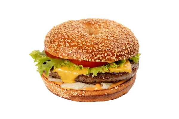 Soczyste świeże Burger na białym tle — Zdjęcie stockowe