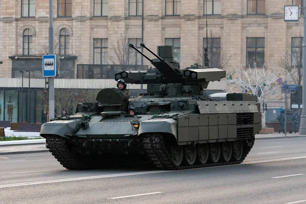 Moscow, Russia - 04 29 2019: Rehearsal of the victory parade on may 9. Military equipment on Tverskaya street — Stock Photo, Image