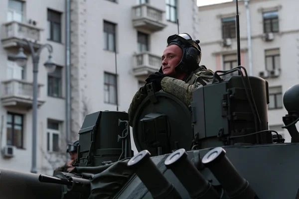 Moskau, russland - 29.04.2019: probe der siegparade am 9. mai auf der twerskaja straße — Stockfoto