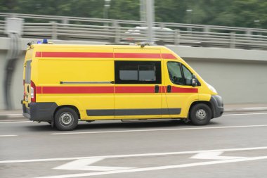 ambulansın acil hareket bulanıklığı