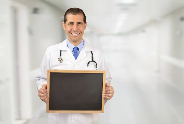 Doctor Standing Smiling Chalkboard Hospital Copy Space — Stock Photo, Image