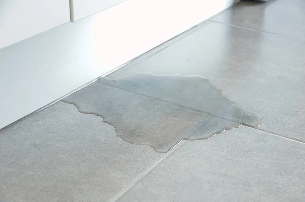 Close Photo Flooded Floor Kitchen Water Leak — Stock Photo, Image