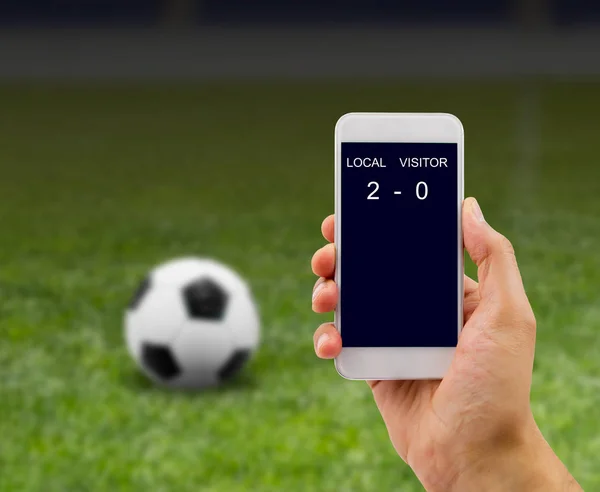 Wett Mann Mit Smartphone Stadion — Stockfoto