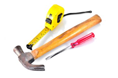 Teyp Ölçü Aracı'yla çekiç ve tornavida