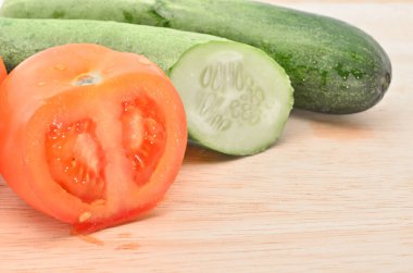 Domates ve salatalık, yakın görünümü