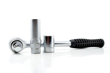 kilit ve değiştirilebilir başkanları için krom lokma anahtar kümesi. Beyaz arka plan üzerinde izole