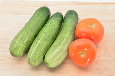 Domates ve salatalık, yakın görünümü