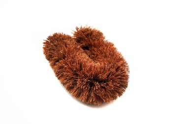 Hindistan cevizi kabuğu beyaz zemin üzerine yapılan Temizleme fırçası