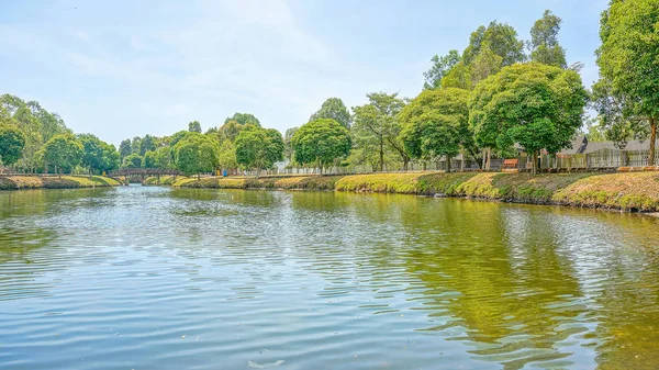 Gyönyörű Zöld Magas Dinamikus Tartományú Hdr Folyamat Val Kitettségek — Stock Fotó