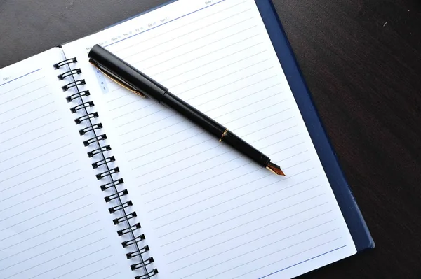 Notebook Fountain Pen Wooden Table — Stock Photo, Image