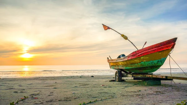 Barca Pesca All Alba — Foto Stock