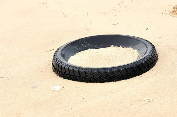 Pneumatico Sulla Spiaggia Sabbia — Foto Stock