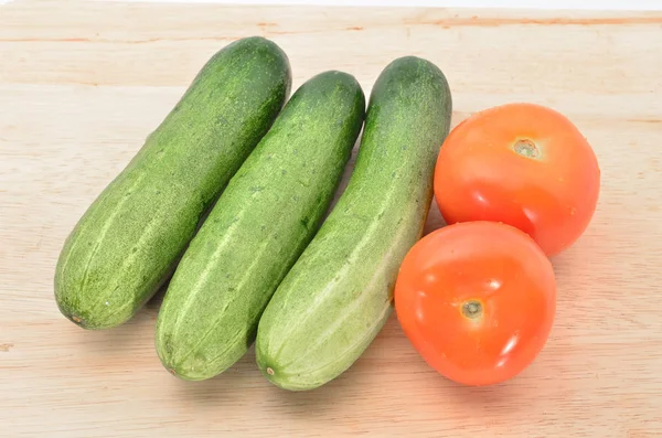 Domates ve salatalık, yakın görünümü