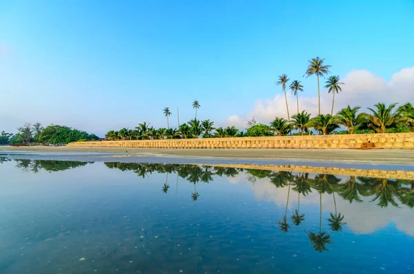 Hermoso Espejo Playa Reflexión — Foto de Stock