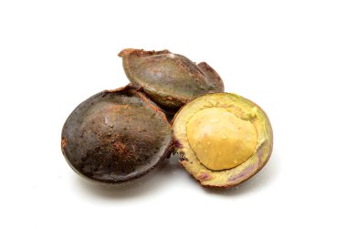 Beyaz arka plan üzerinde izole archidendron jiringa tohumlar