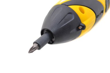 Beyaz arka plan üzerinde izole şarj edilebilir elektrikli tornavida