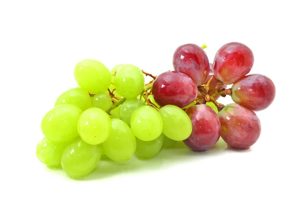 Een Tros Druiven Van Het Rode Groene Geïsoleerd Witte Achtergrond — Stockfoto