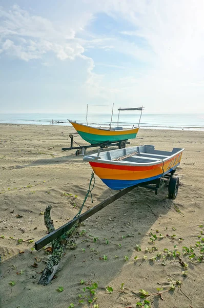 Pescadores Barcos Playa — Foto de Stock