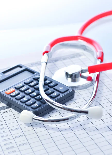 Gesundheitskosten Stethoskop Und Taschenrechner Symbol Für Gesundheitskosten Oder Krankenversicherung — Stockfoto