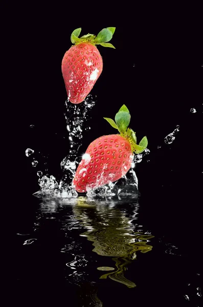 Strawberries Splash Black Background — Stock Photo, Image