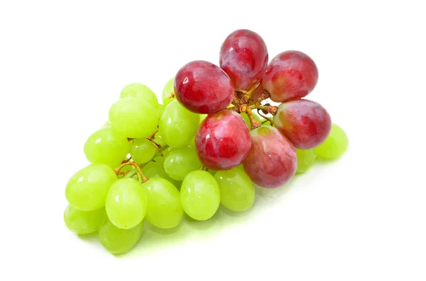 Een Tros Druiven Van Het Rode Groene Geïsoleerd Witte Achtergrond — Stockfoto