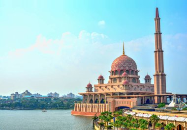 Putra Camii Putrajaya, Malezya