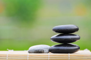 Çakıl taşları doğa bokeh arka plan - Spa konsept üzerine