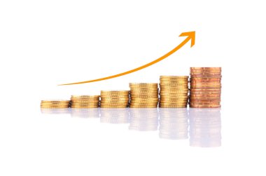 Beyaz zemin üzerine altın sikke. İş büyüme kavramı