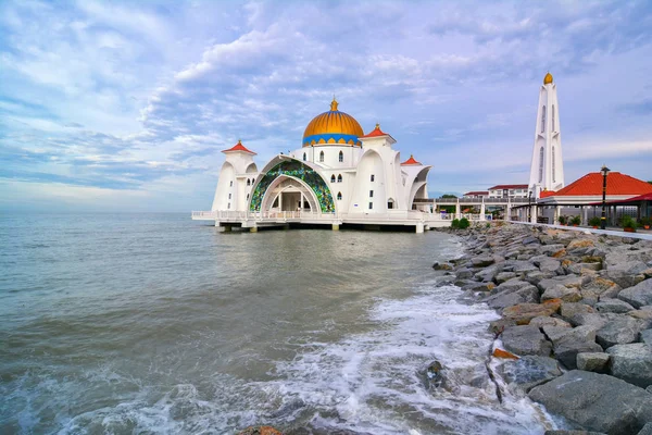 Poranny Widok Malacca Straits Meczet Masjid Selat Melaka Jest Meczet — Zdjęcie stockowe