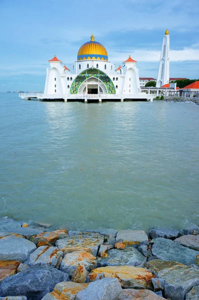 Ranní Pohled Malacca Straits Mosque Masjid Selat Melaka Mešita Nachází — Stock fotografie