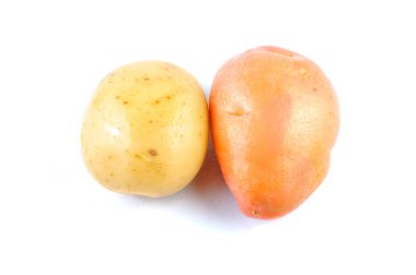 Pembe ve öldürülecek temiz beyaz arka plan üzerinde izole patates