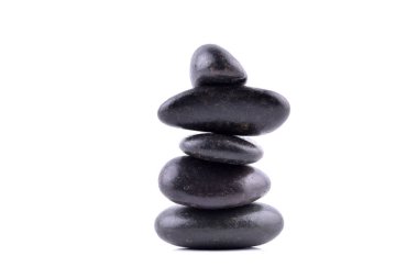 Zen taşları beyaz üzerinde izole edilmiş konsept dengesi