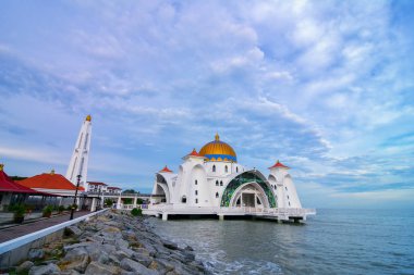 Malakka Boğazı Camii'nde sabah manzarası ( MescidSel Selat Melaka), I