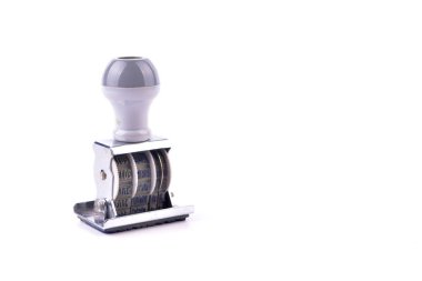Beyaz arka plan üzerinde izole tarihi ay yıl stamper
