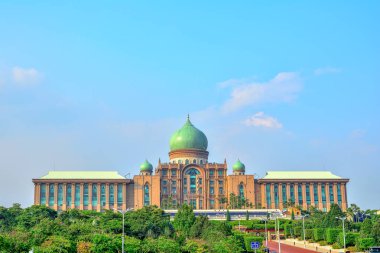 Putrajaya - 13 Mart 2016 : Persiaran Perdana Avenue in Putrajaya, Malezya. Putrajaya Malezya'da uygulanan bir demokrasi yönetiminin sembolüdür