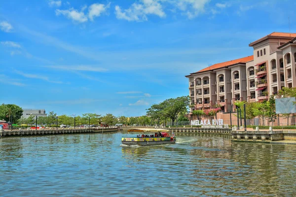 Malacca Malaysia Januar 2016 Kreuzfahrtschiff Fährt Auf Dem Malacca Fluss — Stockfoto