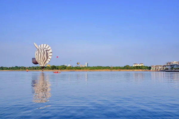 Putrajaya Malaisie Mars 2016 Montgolfière Flotte Dessus Ciel Bleu Lors — Photo