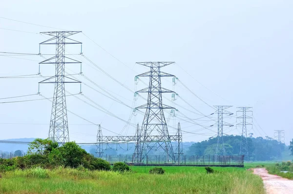 高圧電力の投稿 — ストック写真